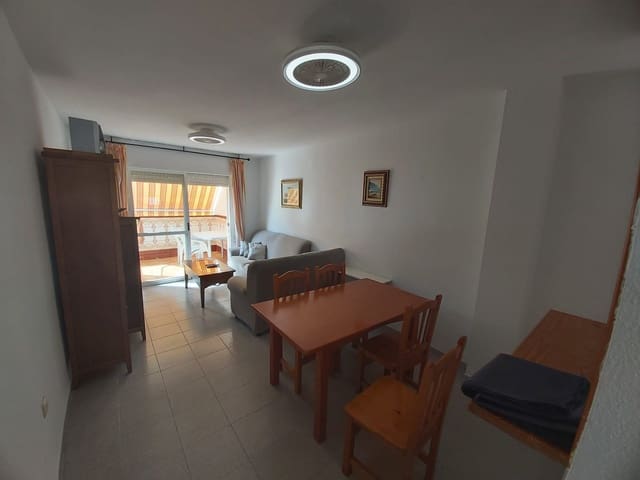 2 soveværelse Lejlighed til leje i Retamar, Almería by med swimmingpool - € 650 (Ref: 9143363)