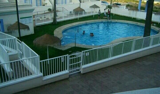 2 soveværelse Lejlighed til leje i Roquetas de Mar med swimmingpool garage - € 675 (Ref: 9143365)
