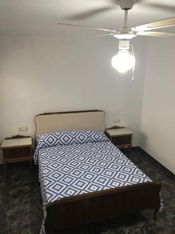 Appartement de 3 chambres à louer à Barrio Alto - San Félix - Oliveros - Altamira, Almería ville - 825 € (Ref: 9143367)