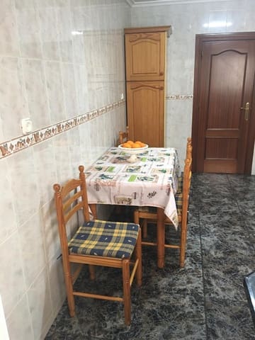 Appartement de 3 chambres à louer à Barrio Alto - San Félix - Oliveros - Altamira, Almería ville - 825 € (Ref: 9143367)