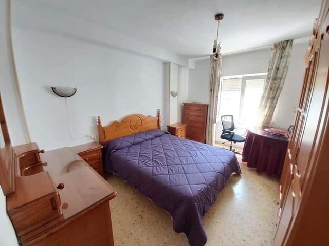 3 soveværelse Lejlighed til leje i Ciudad Jardín - Tagarete - El Zapillo, Almería by - € 900 (Ref: 9143368)