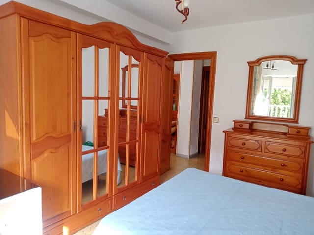 3 soveværelse Lejlighed til leje i Ciudad Jardín - Tagarete - El Zapillo, Almería by - € 900 (Ref: 9143368)
