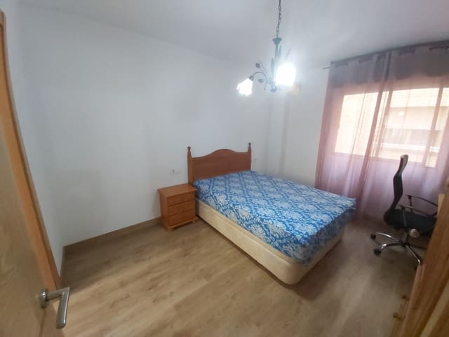 4 soveværelse Lejlighed til leje i Nueva Andalucía, Almería by - € 900 (Ref: 9143374)