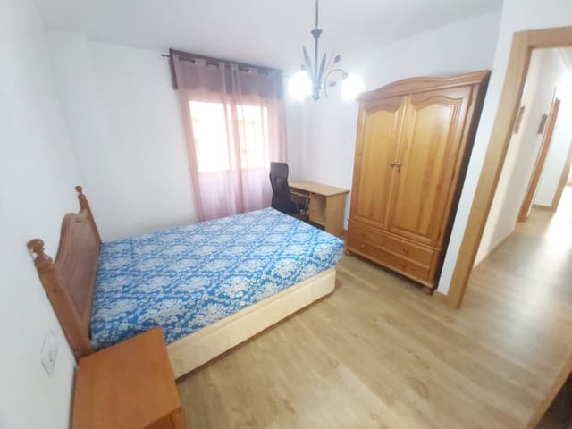 4 soveværelse Lejlighed til leje i Nueva Andalucía, Almería by - € 900 (Ref: 9143374)