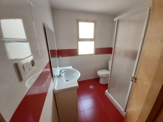 Appartement de 4 chambres à louer à Nueva Andalucía, Almería ville - 900 € (Ref: 9143374)