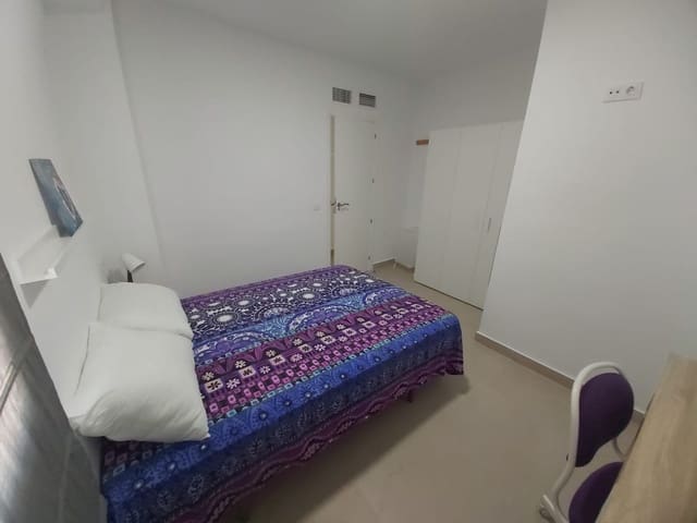 3 soveværelse Lejlighed til leje i Almería by - € 1.000 (Ref: 9143376)