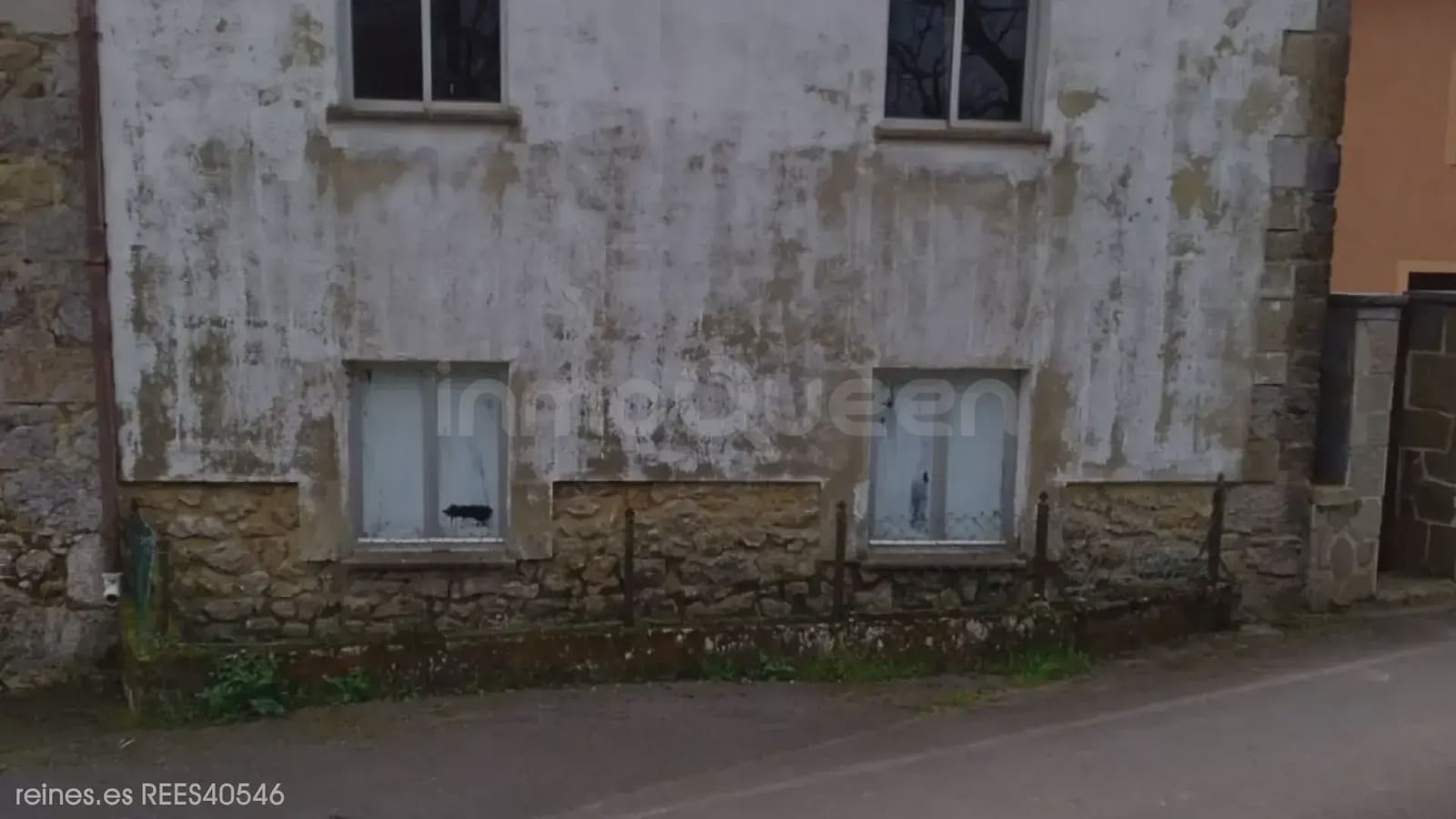 Finka/Dom wiejski na sprzedaż w Ribadedeva - 150 000 € (Ref: 10009667)