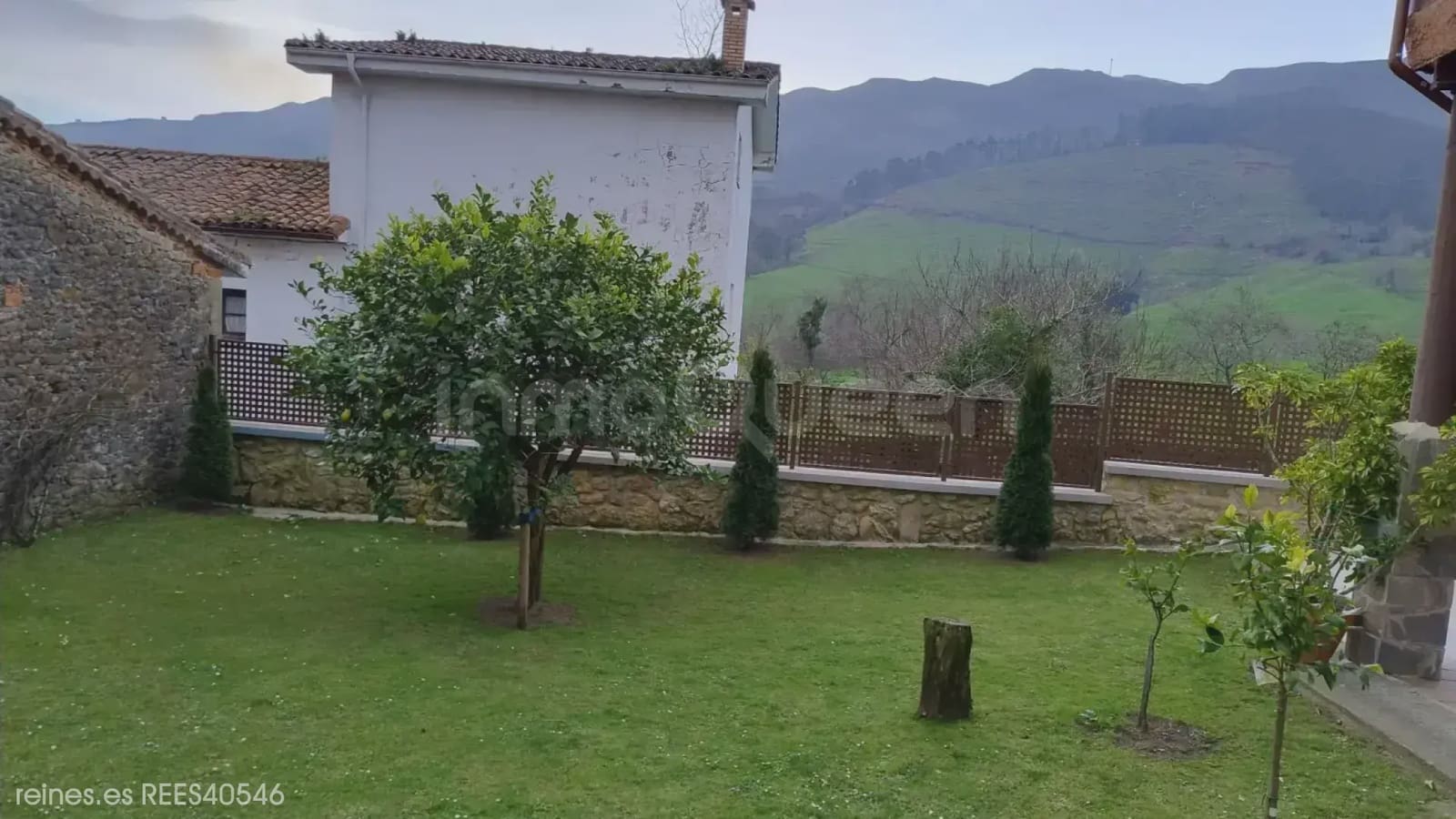 Finka/Dom wiejski na sprzedaż w Ribadedeva - 150 000 € (Ref: 10009667)