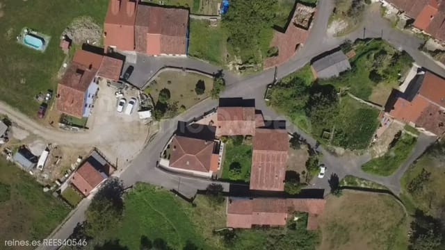 Finka/Dom wiejski na sprzedaż w Ribadedeva z garażem - 150 000 € (Ref: 10009667)