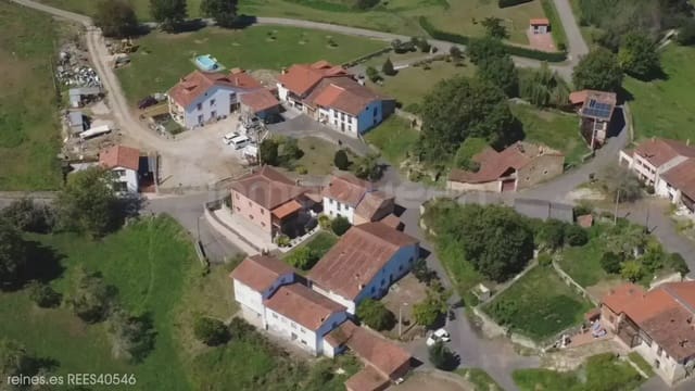 Finka/Dom wiejski na sprzedaż w Ribadedeva z garażem - 150 000 € (Ref: 10009667)