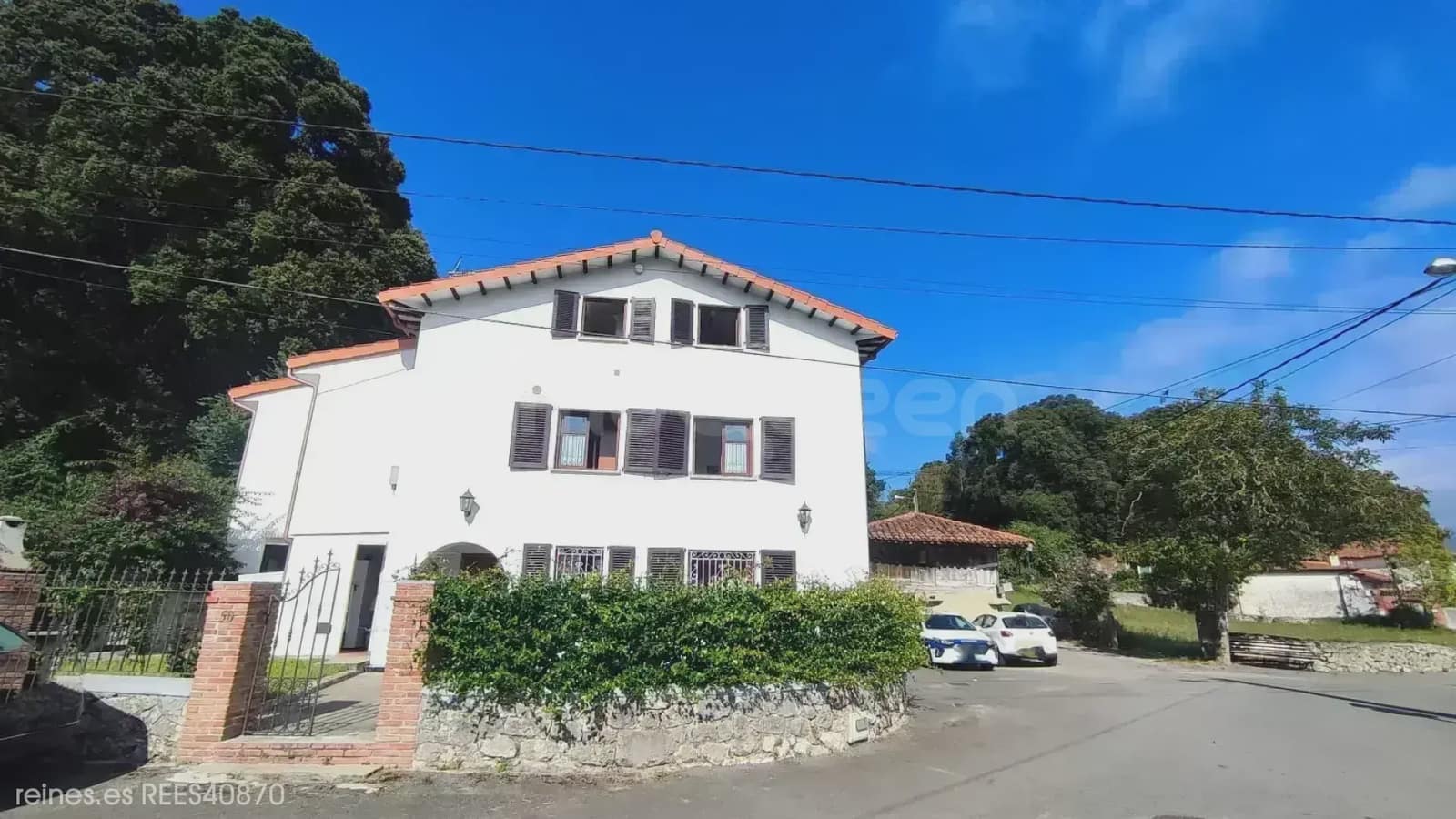 6 bedroom Finca/Country House for sale in Llanes with garage - € 530,000 (Ref: 10014874)