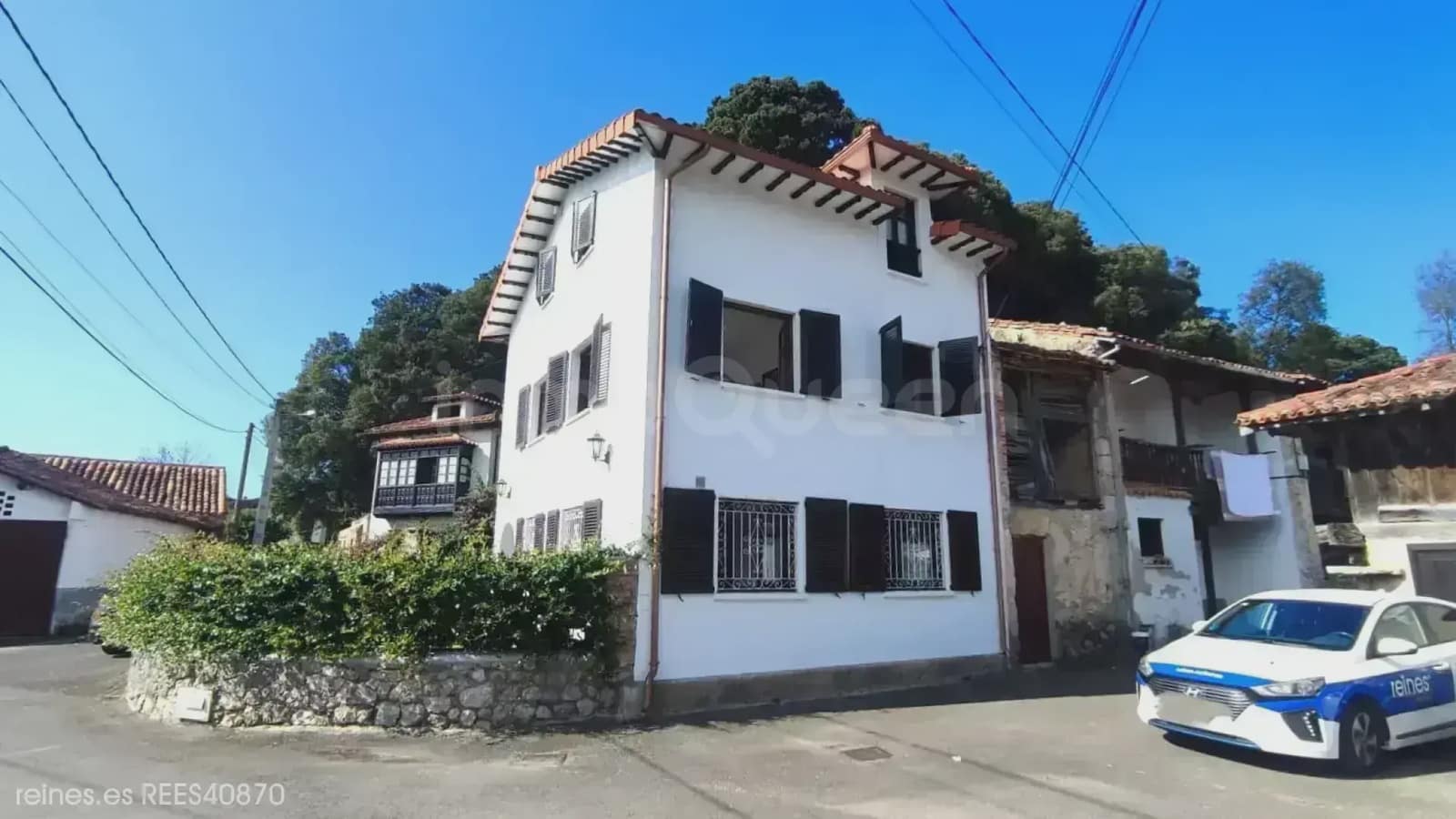 6 bedroom Finca/Country House for sale in Llanes with garage - € 530,000 (Ref: 10014874)