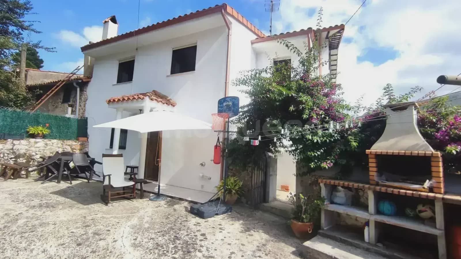 6 bedroom Finca/Country House for sale in Llanes with garage - € 530,000 (Ref: 10014874)