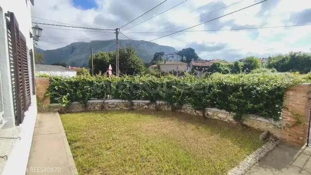6 bedroom Finca/Country House for sale in Llanes with garage - € 530,000 (Ref: 10014874)