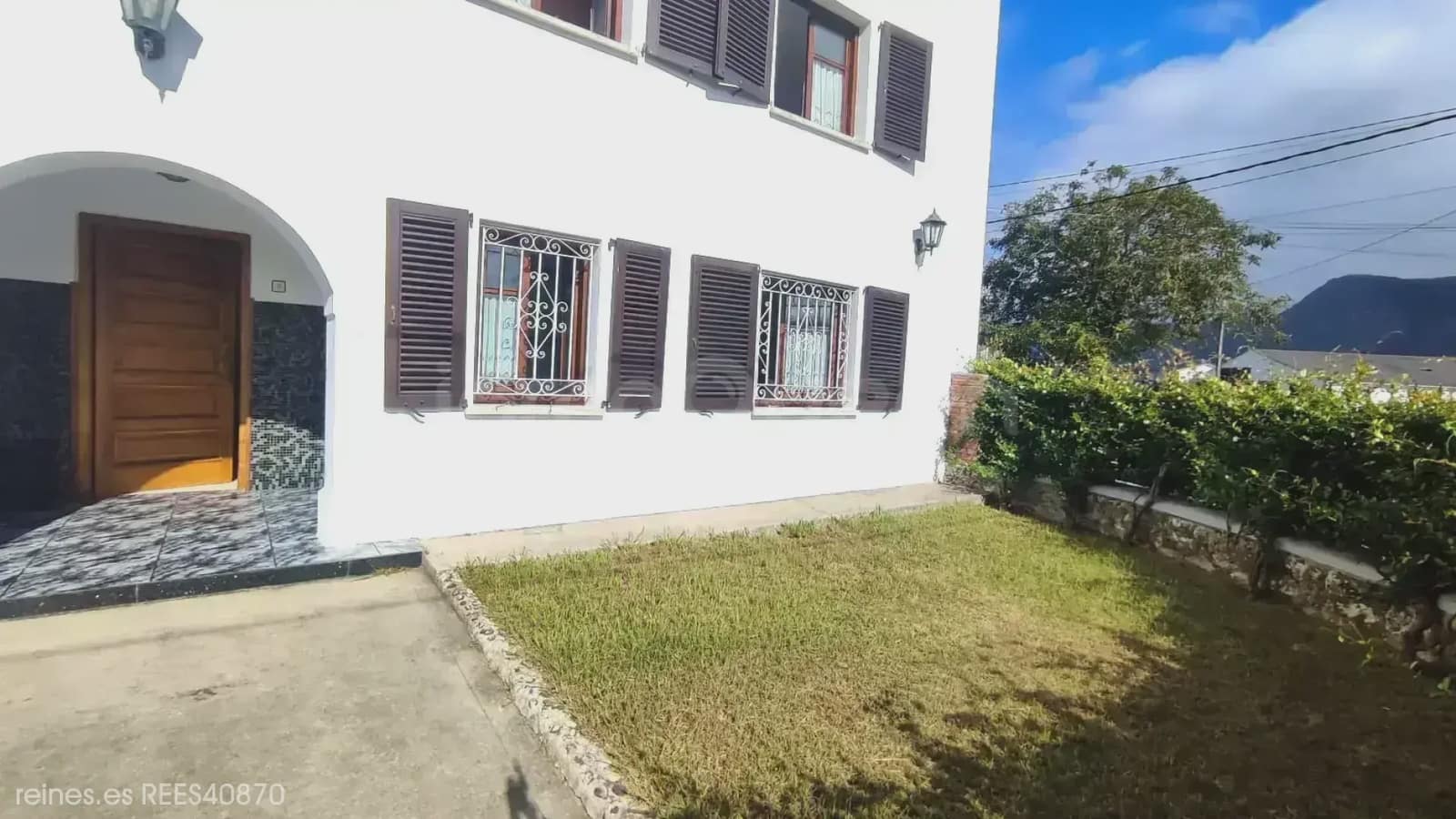 6 bedroom Finca/Country House for sale in Llanes with garage - € 530,000 (Ref: 10014874)