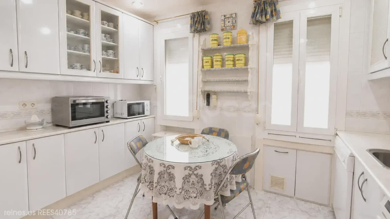 2 bedroom Flat for sale in Madrid city - € 895,000 (Ref: 10031266)