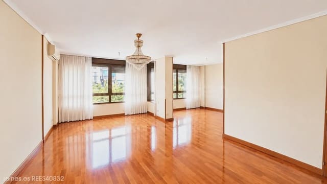 4 soveværelse Lejlighed til salg i Hispanoamérica, Madrid by med garage - € 2.075.000 (Ref: 10039981)