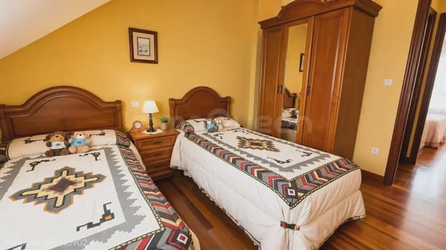 Ático de 2 habitaciones en Panes, Peñamellera Baja en venta - 134.000 € (Ref: 10041696)