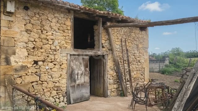Adosado en Valdáliga en venta - 135.000 € (Ref: 10044230)