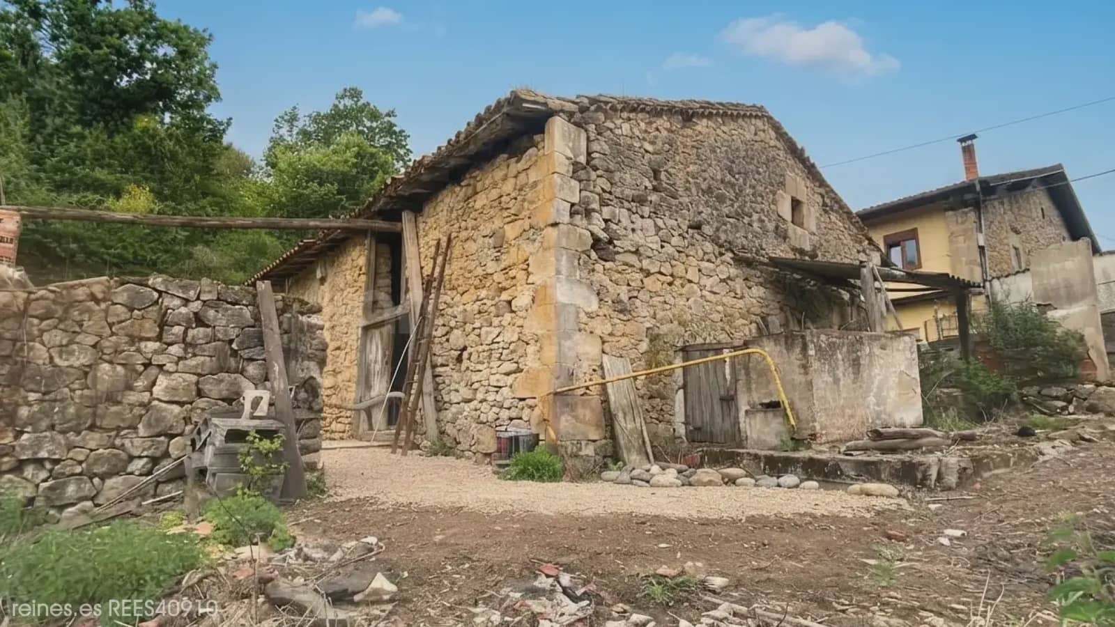 Adosado en Valdáliga en venta - 135.000 € (Ref: 10044230)