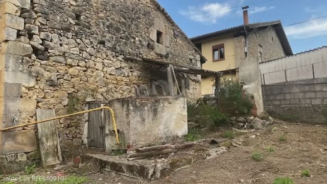 Adosado en Valdáliga en venta - 135.000 € (Ref: 10044230)