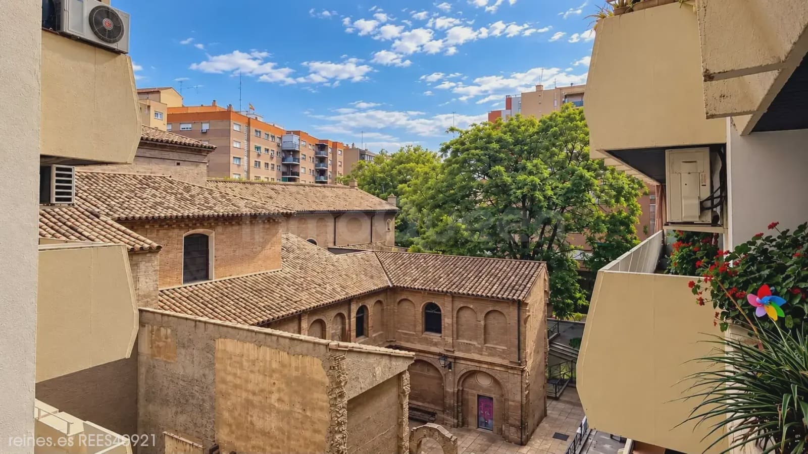 Piso de 3 habitaciones en Zaragoza ciudad en venta con garaje - 295.000 € (Ref: 10061013)