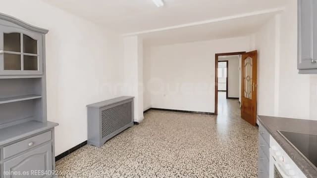 3 bedroom Flat for sale in Zaragoza city - € 180,000 (Ref: 10070172)