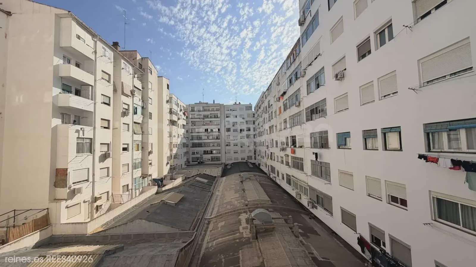 3 bedroom Flat for sale in Zaragoza city - € 180,000 (Ref: 10070172)