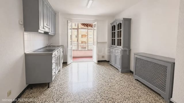 3 bedroom Flat for sale in Zaragoza city - € 180,000 (Ref: 10070172)
