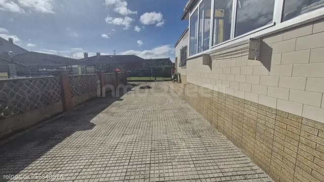 3 makuuhuone Maalaistalo myytävänä paikassa Siero - 190 000 € (Ref: 10094762)