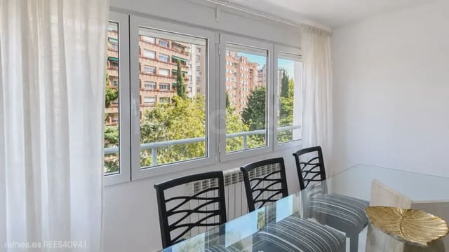 2 soverom Leilighet til leie i Zaragoza by - € 900 (Ref: 10095818)