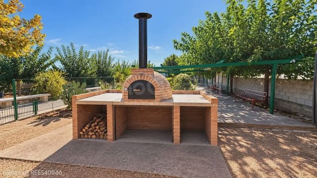 2 soverom Finca/Herregård til salgs i Tarazona med svømmebasseng garasje - € 339 000 (Ref: 10101277)