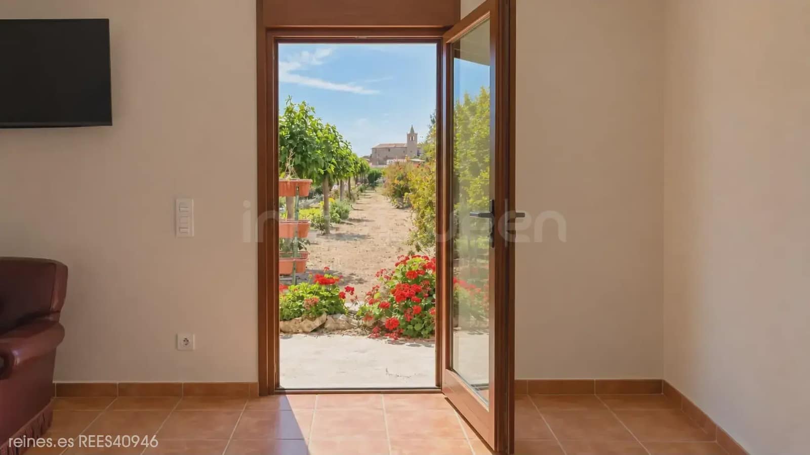 5 bedroom Finca/Country House for sale in Tarazona with pool garage - € 339,000 (Ref: 10101277)