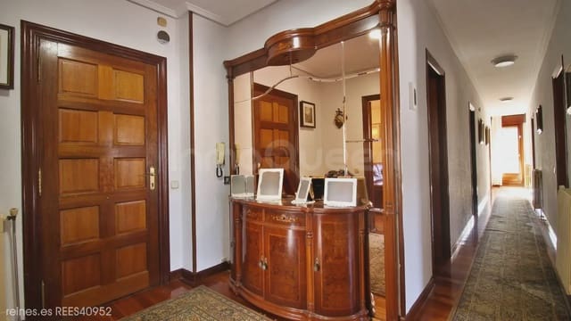 4 bedroom Villa for sale in Ramales de la Victoria with garage - € 649,900 (Ref: 10117128)