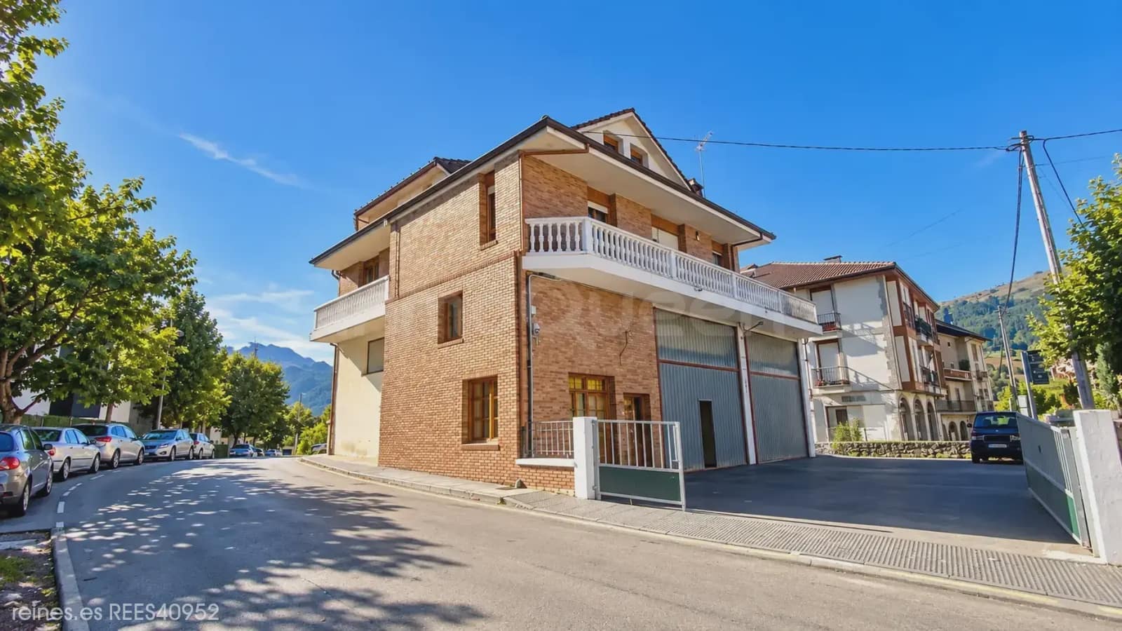 4 bedroom Villa for sale in Ramales de la Victoria with garage - € 649,900 (Ref: 10117128)