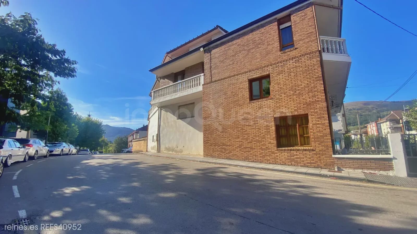 4 bedroom Villa for sale in Ramales de la Victoria with garage - € 649,900 (Ref: 10117128)