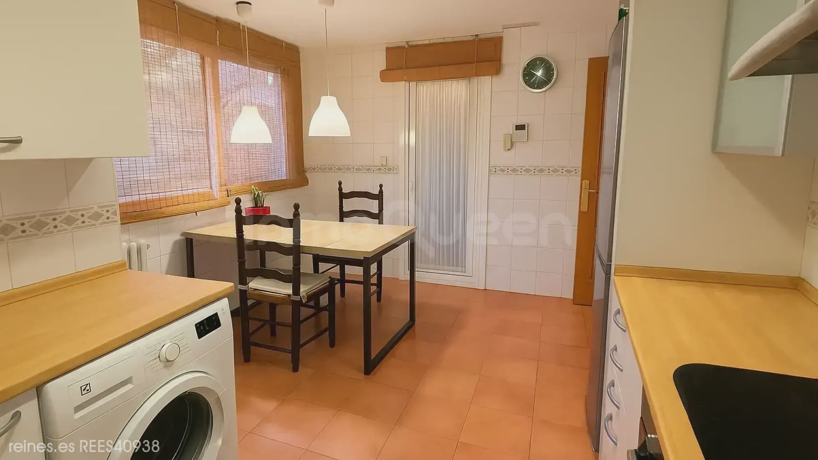 4 bedroom Flat for sale in Madrid city with pool garage - € 795,000 (Ref: 10121070)