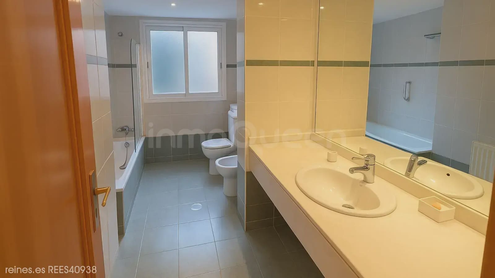 4 bedroom Flat for sale in Madrid city with pool garage - € 795,000 (Ref: 10121070)