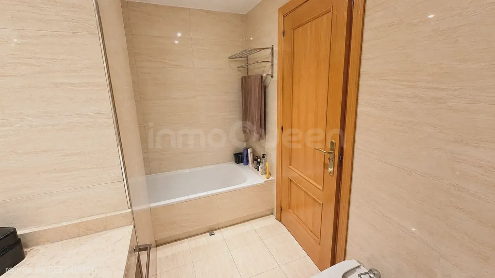 4 bedroom Flat for sale in Madrid city with pool garage - € 795,000 (Ref: 10121070)