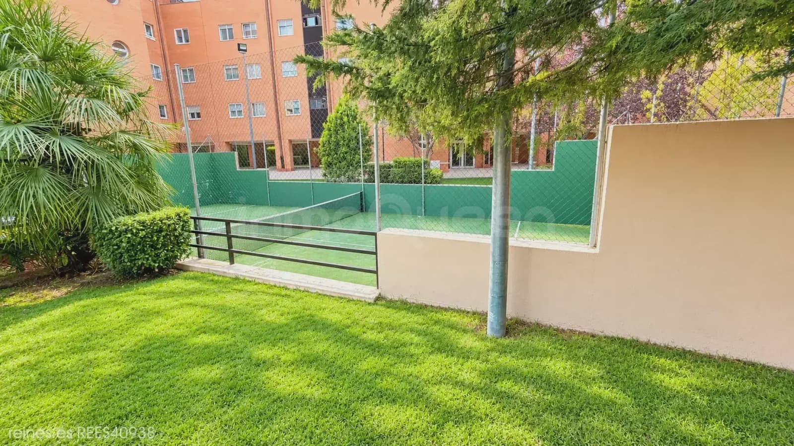 4 bedroom Flat for sale in Madrid city with pool garage - € 795,000 (Ref: 10121070)