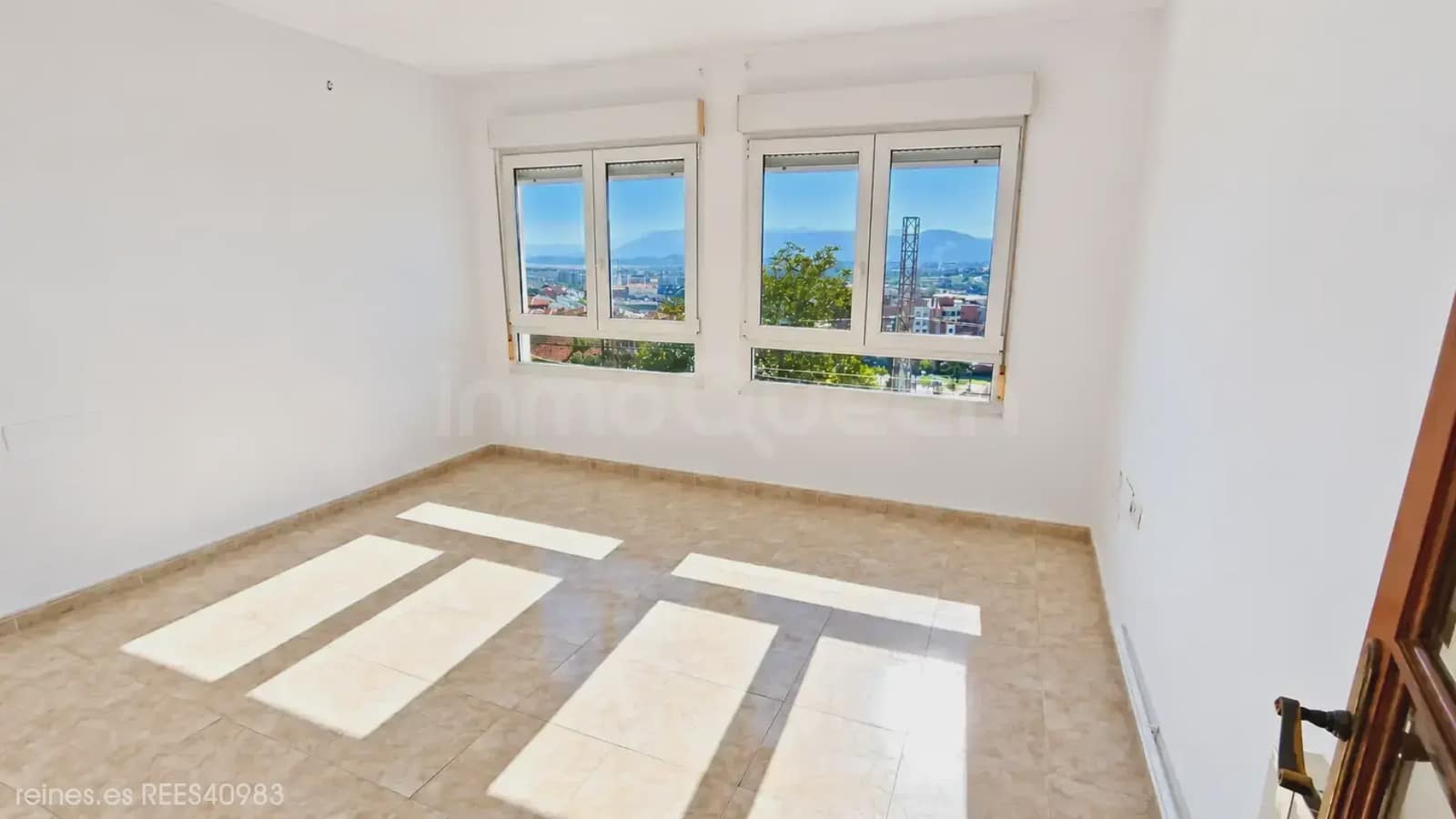 3 bedroom Flat for sale in Santander with garage - € 218,900 (Ref: 10160113)