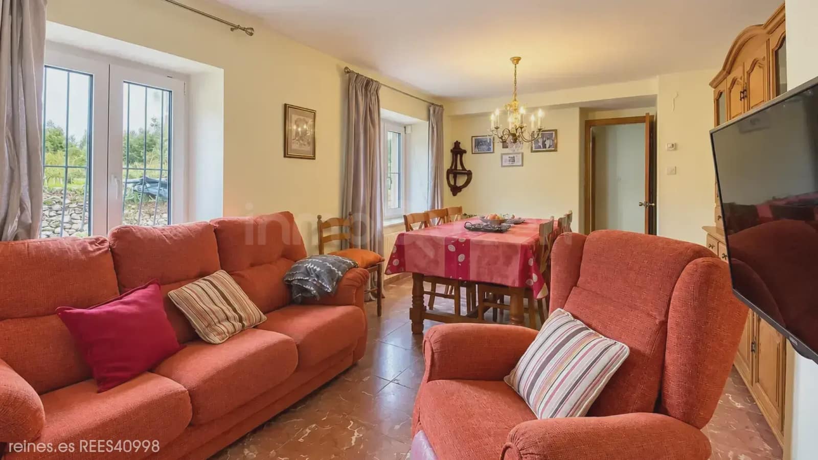 Adosado de 7 habitaciones en Peñamellera Baja en venta - 240.000 € (Ref: 10173039)