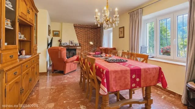 7 bedroom Terraced Villa for sale in Peñamellera Baja - € 240,000 (Ref: 10173039)