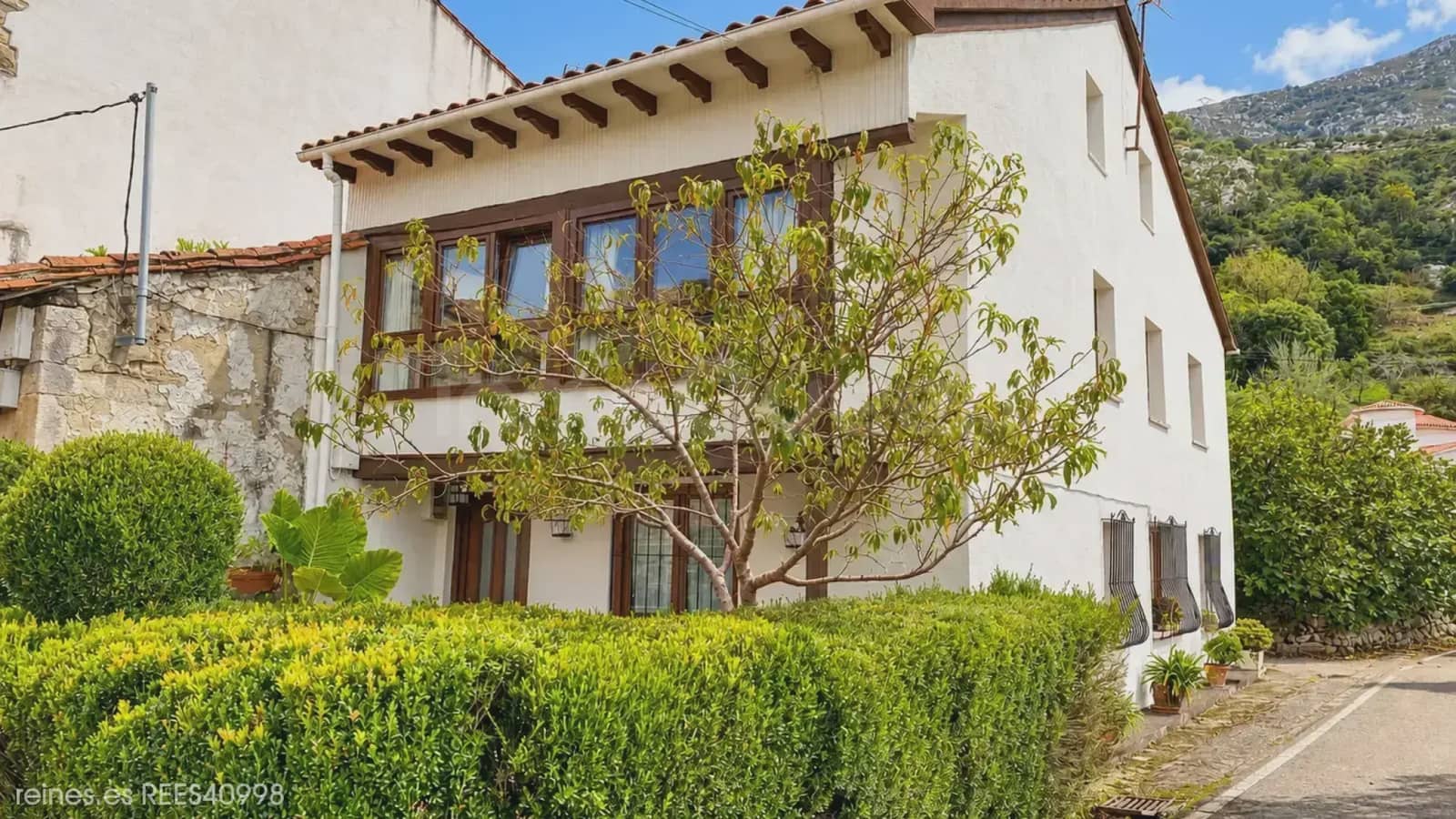Adosado de 7 habitaciones en Peñamellera Baja en venta - 240.000 € (Ref: 10173039)