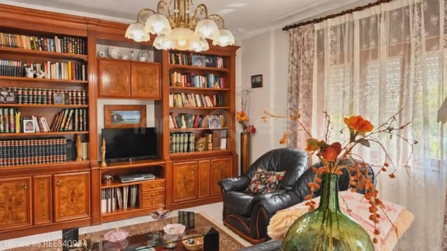 6 slaapkamer Villa te koop in Vegadeo met garage - € 300.000 (Ref: 10186319)