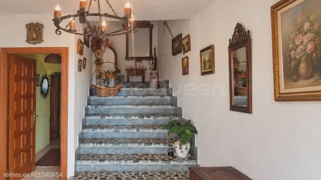 6 slaapkamer Villa te koop in Vegadeo met garage - € 300.000 (Ref: 10186319)