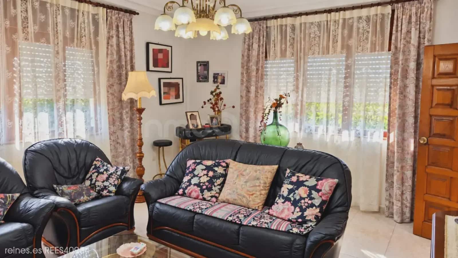 Chalet de 6 habitaciones en Vegadeo en venta con garaje - 300.000 € (Ref: 10186319)