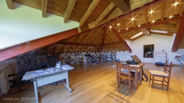 3 soveværelse Villa til salg i Parres med swimmingpool - € 798.000 (Ref: 9148535)