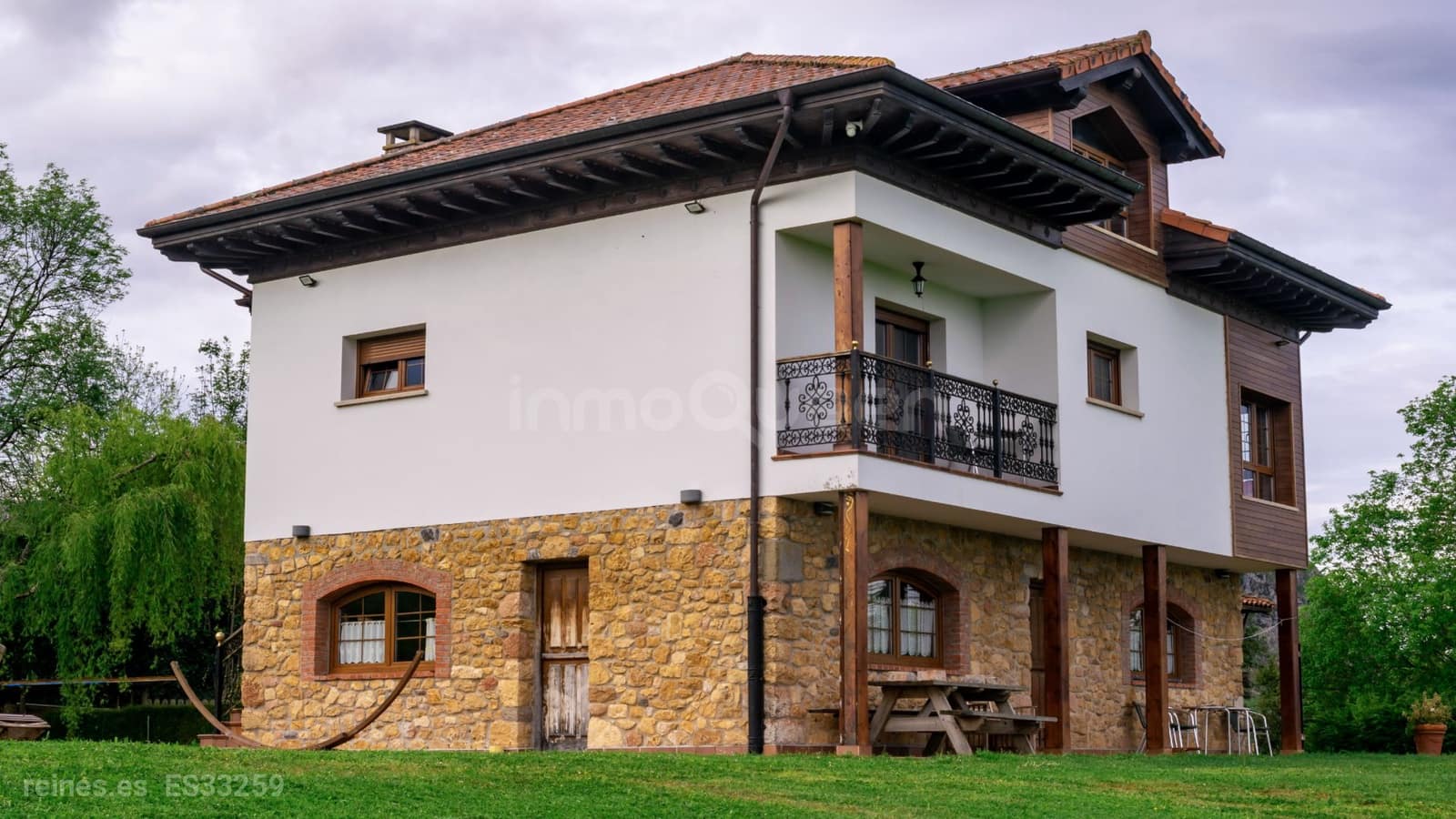 3 soverom Villa til salgs i Parres med svømmebasseng - € 798 000 (Ref: 9148535)