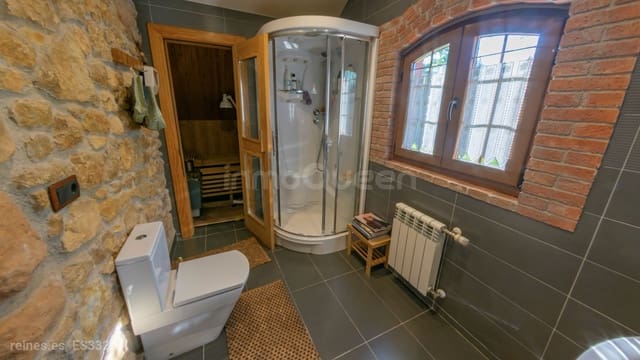 3 soveværelse Villa til salg i Parres med swimmingpool - € 798.000 (Ref: 9148535)